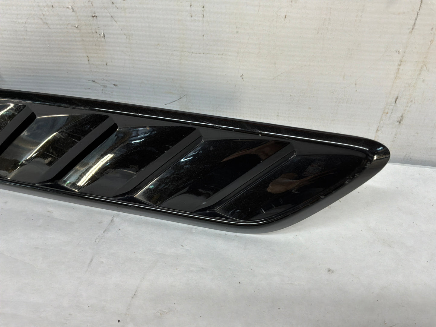 2017 Chevy SS Sedan Factory OEM Black RH & LH Hood Vents Scoops