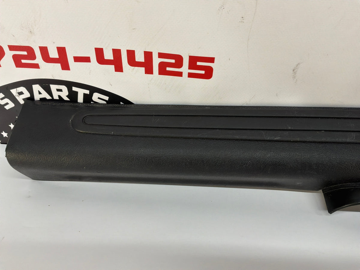 2006 Pontiac GTO RH Passenger Interior Sill Carpet Retainer Trim Cover Panel OEM