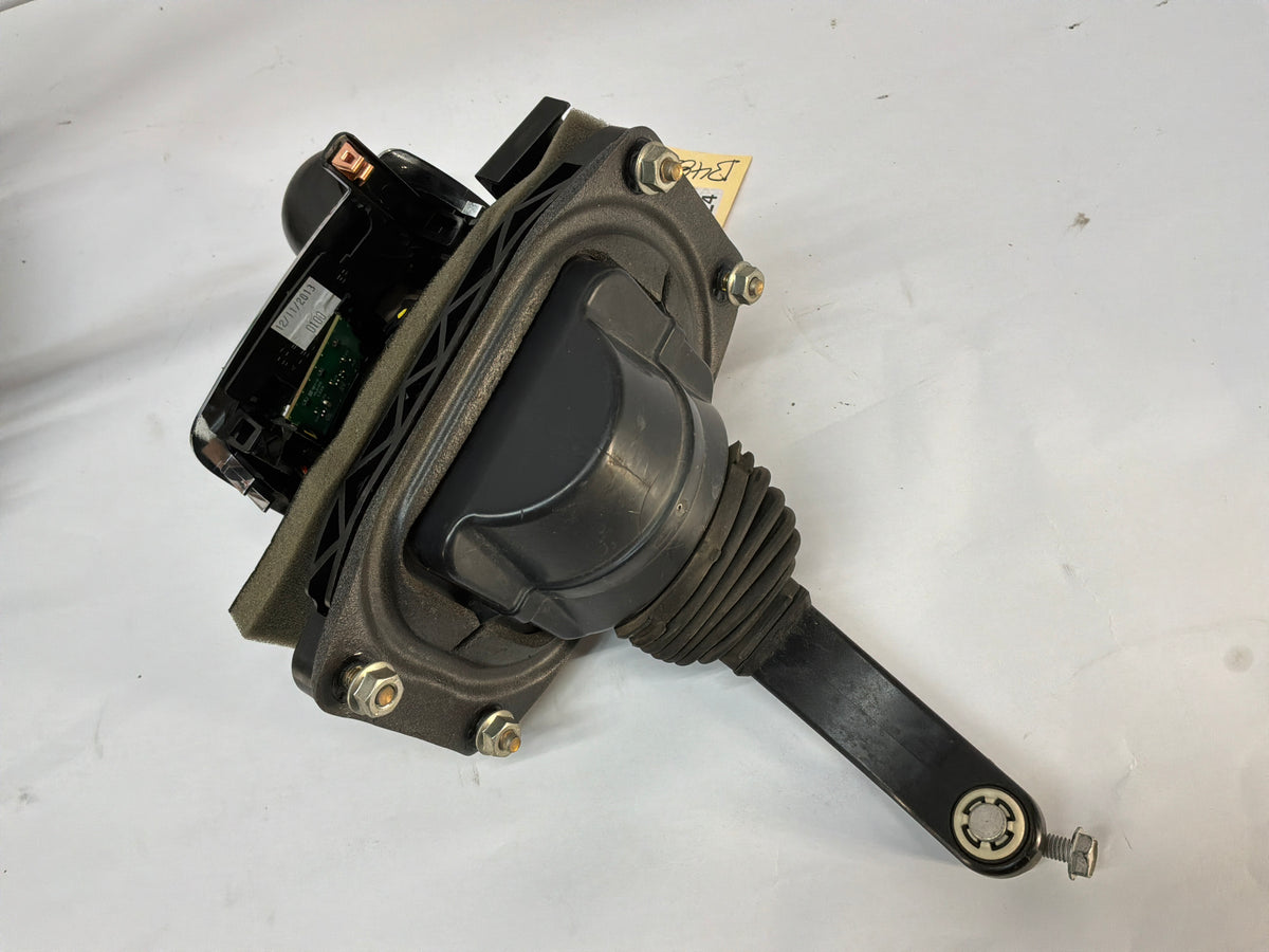 2014 Chevy SS Sedan Complete Center Console Armrest w/ Shifter OEM