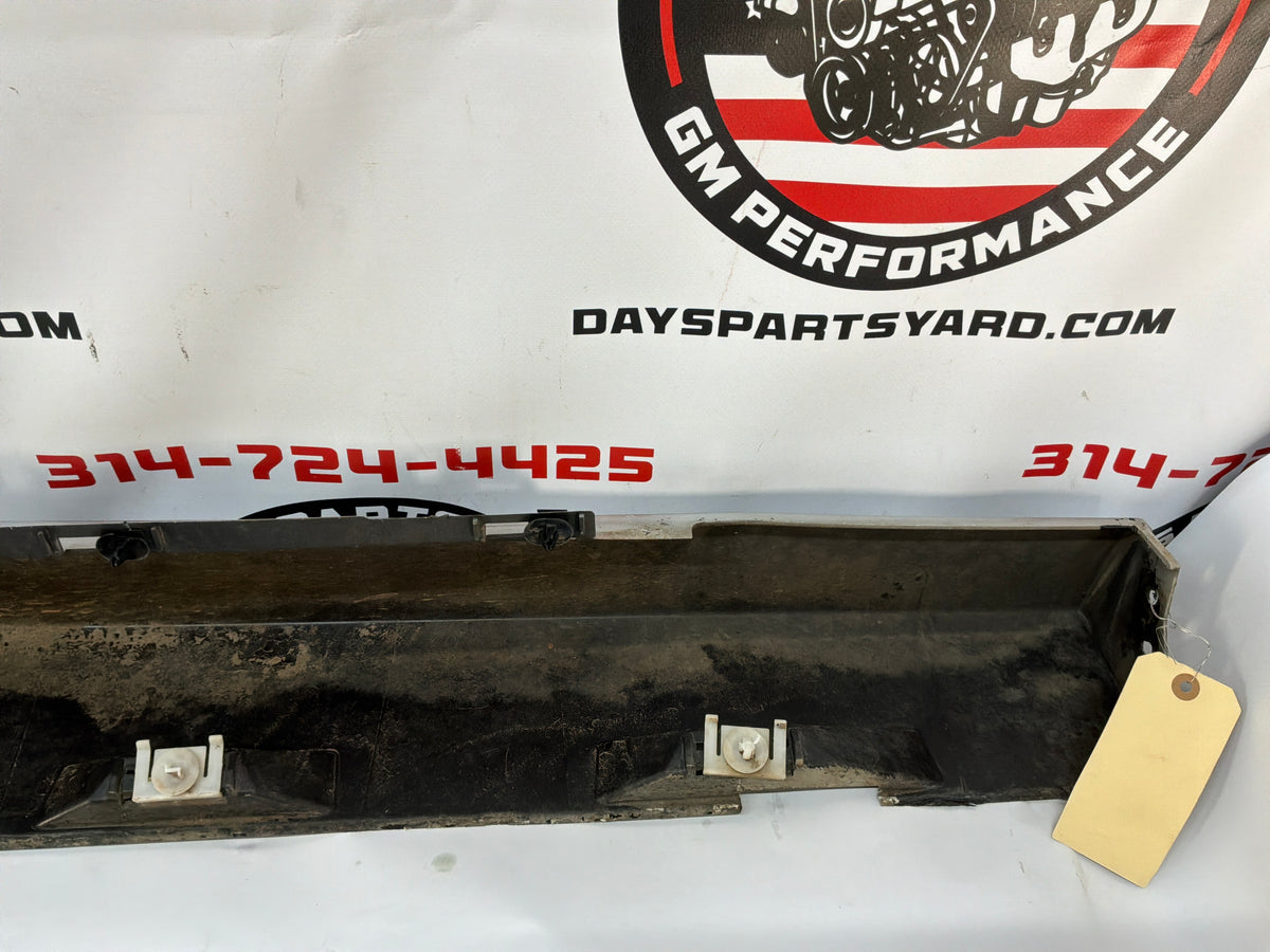 2014 Chevy SS Sedan LH Driver Rocker Molding Side Skirt Panel Silver  OEM