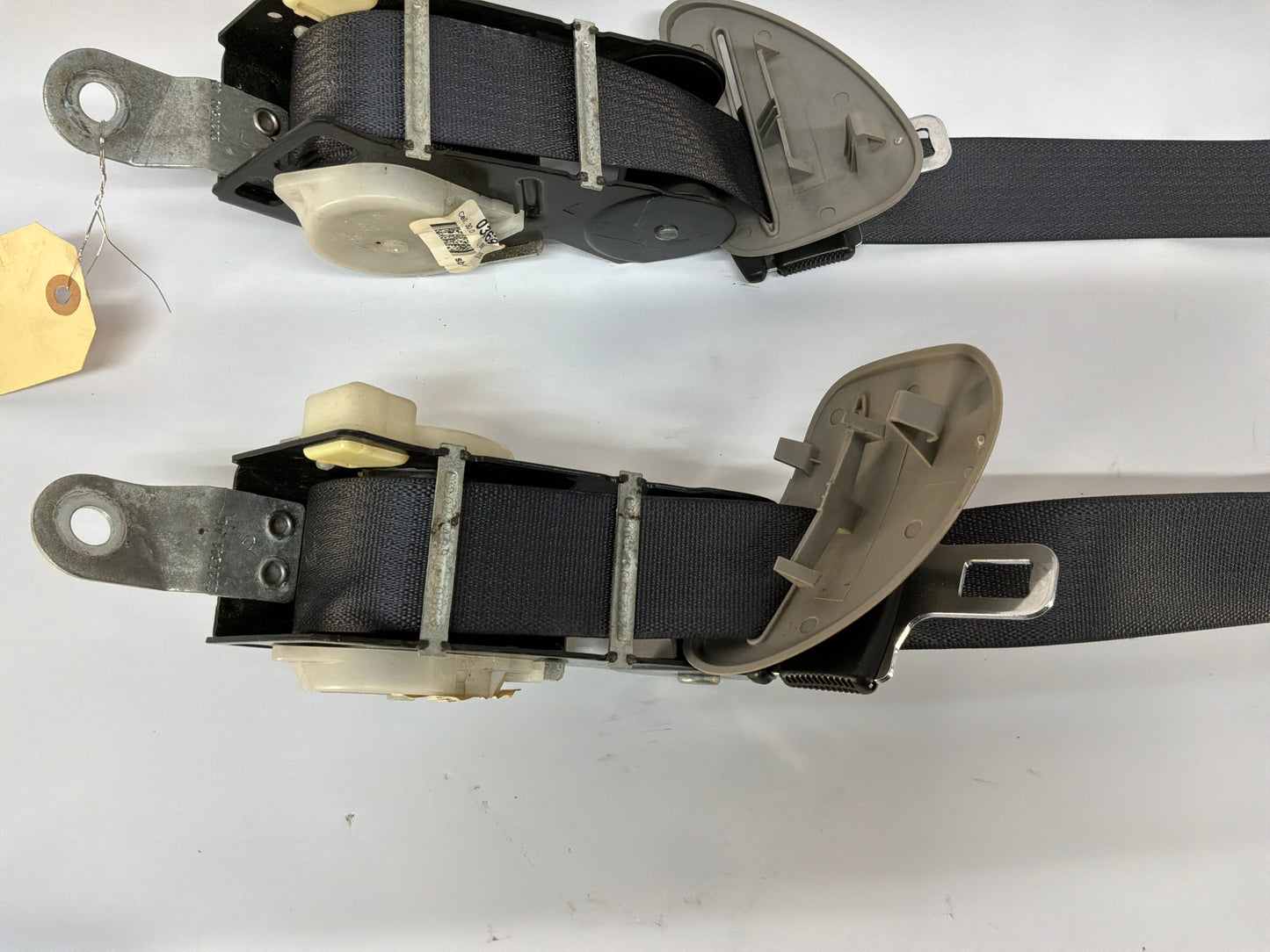 2006 Cadillac CTS-V RH, LH & Middle Rear Seat Belt Retractor Set w/ Buckles OEM