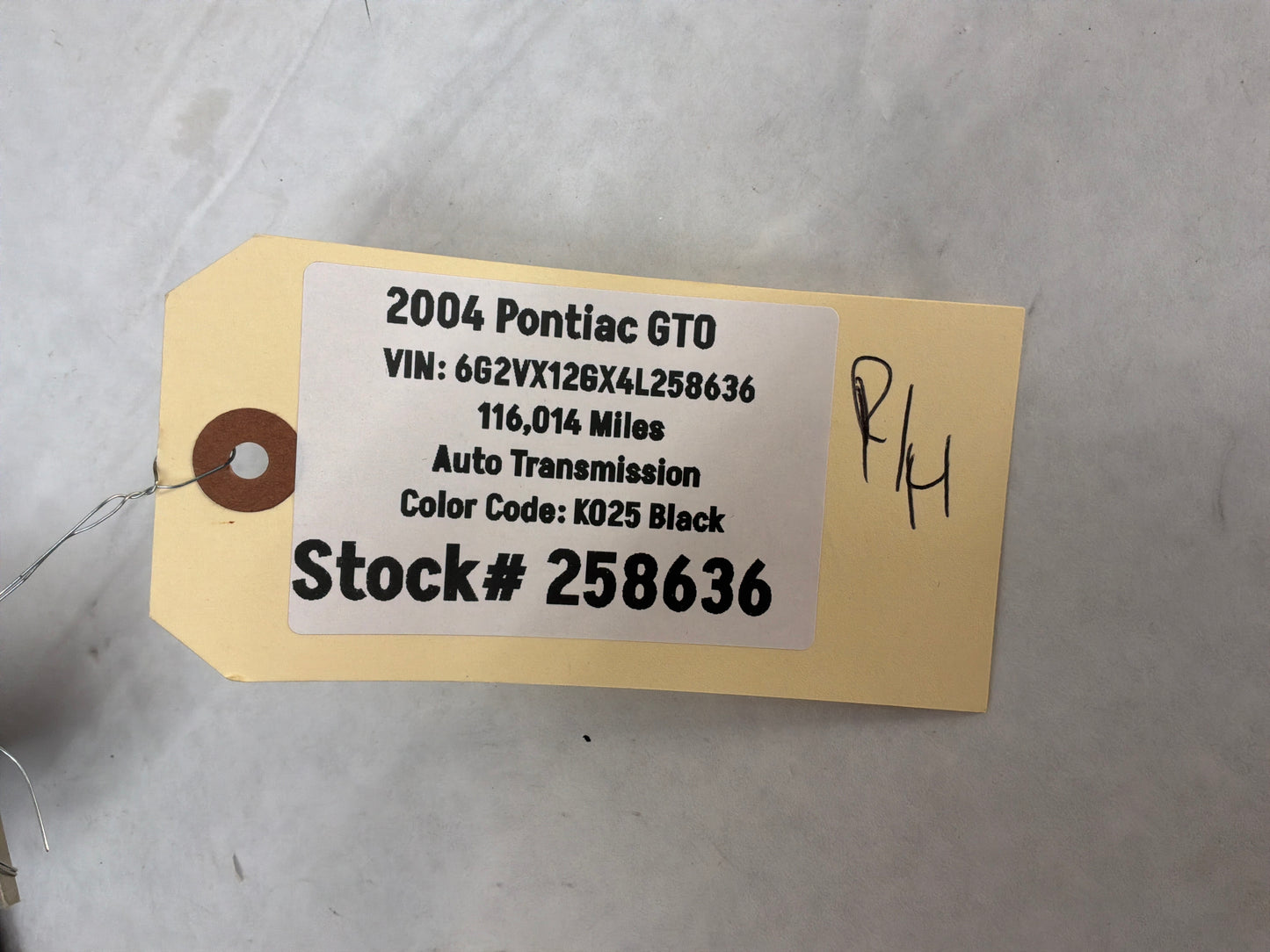 2004 Pontiac GTO RH Passenger Interior Upper B Pillar Seat Belt Trim Panel Molding OEM