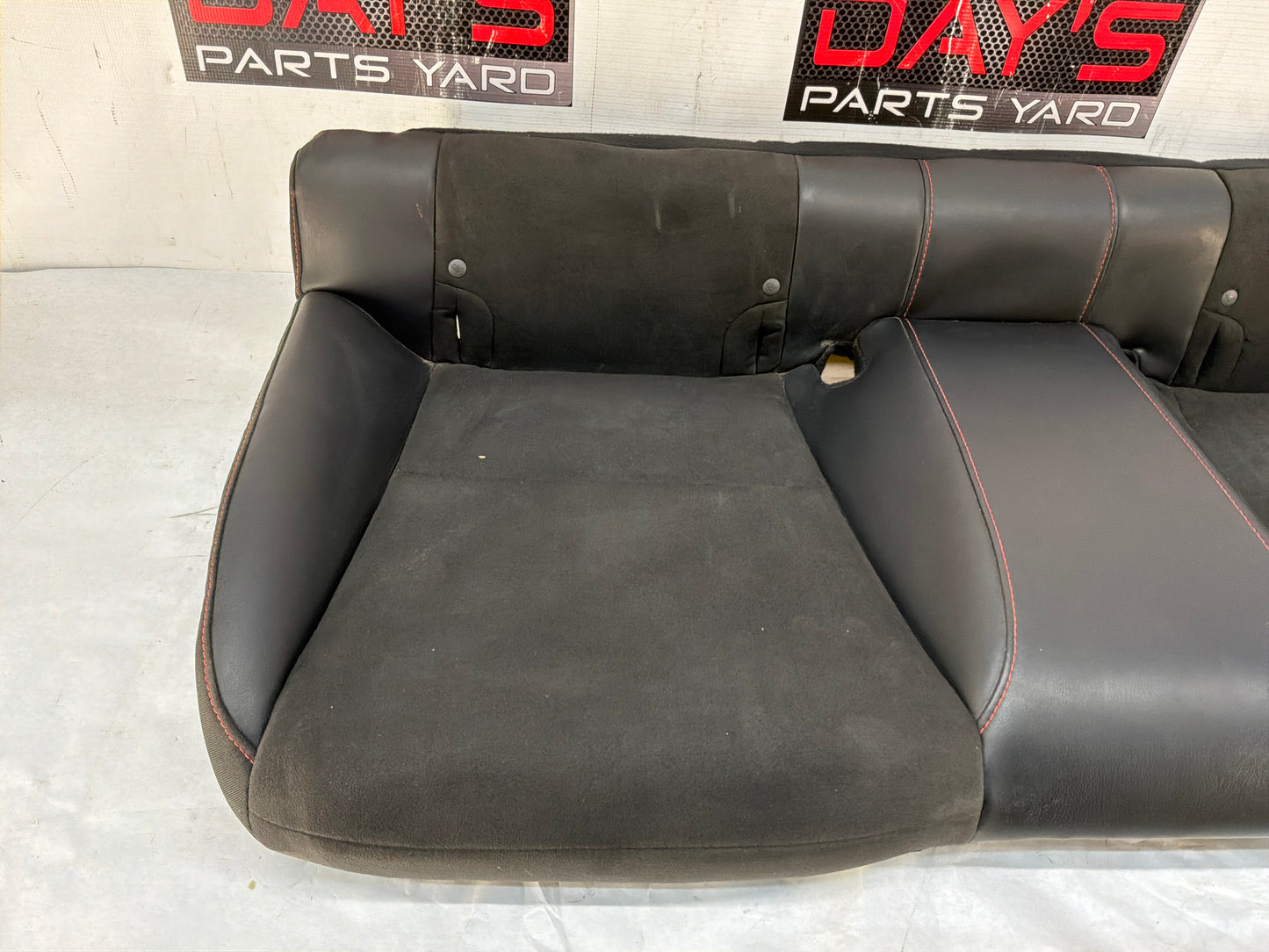 Rear seats - Day's Parts Yard