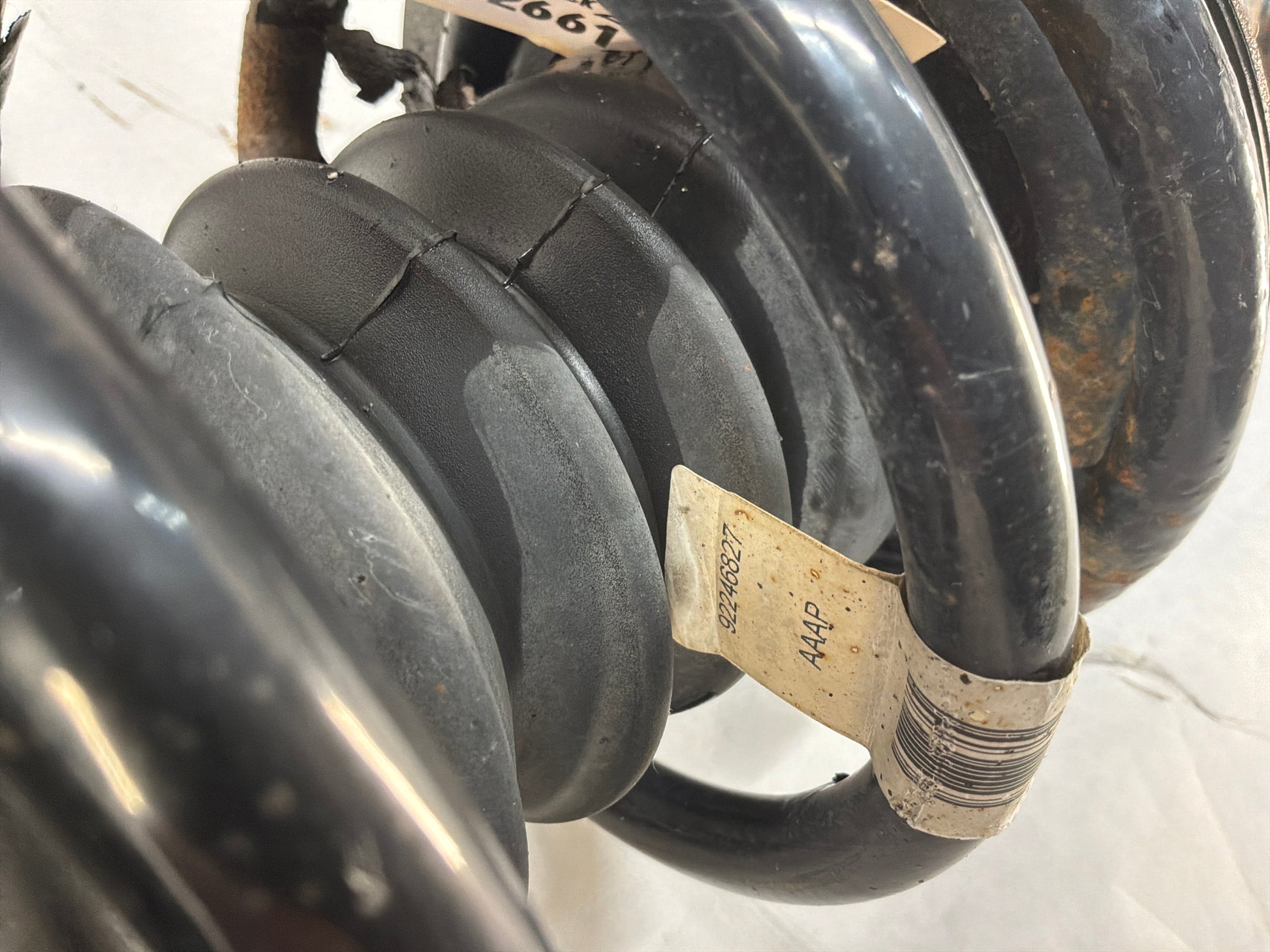 Lh front strut - Day's Parts Yard