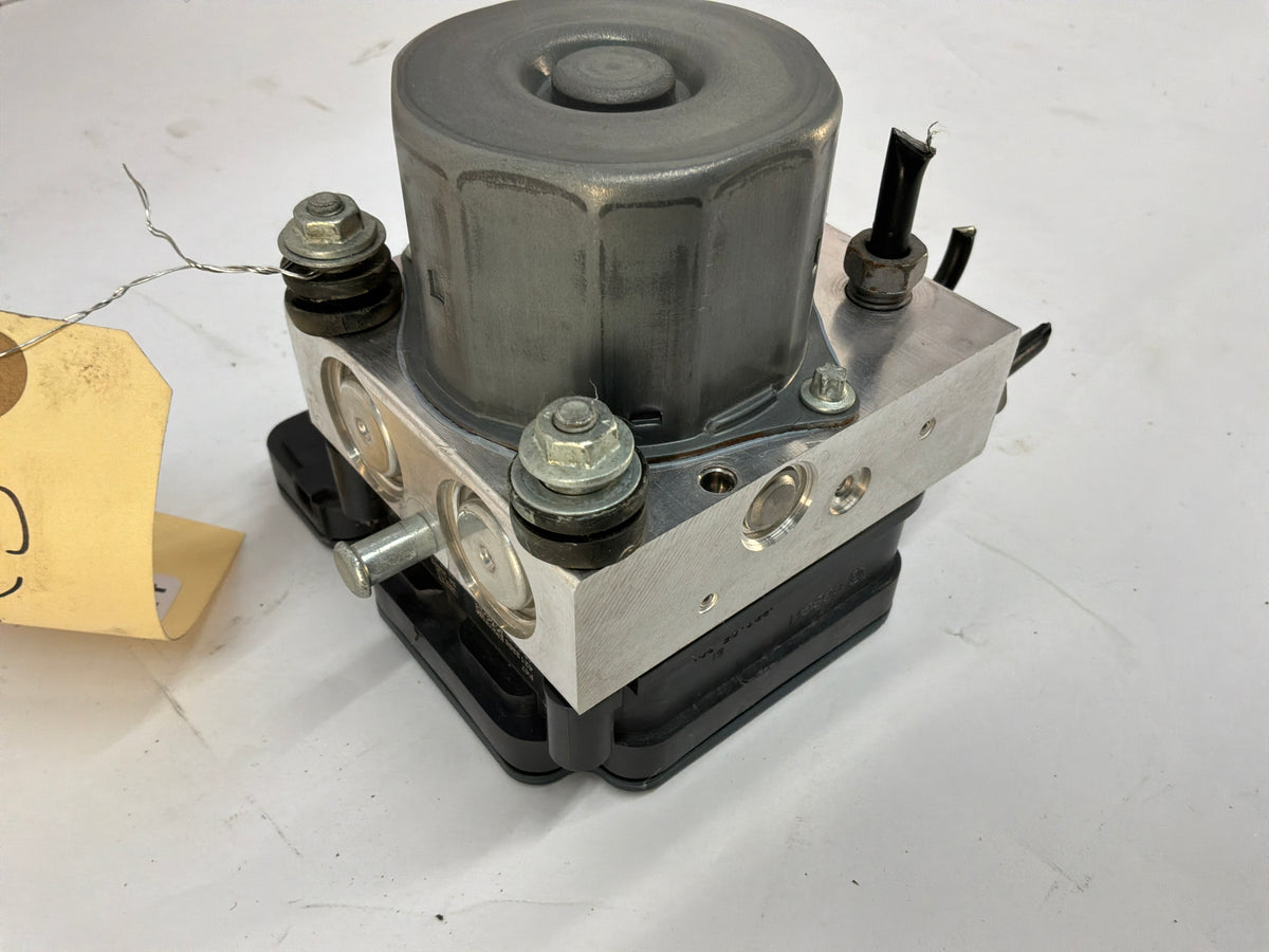 2014 Chevy SS Sedan ABS Anti Lock Brake Pump Module OEM