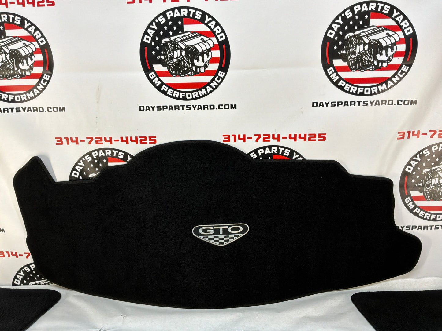 2005 Pontiac GTO Embroidered Front & Rear Floor Mats w/ Spare Tire Cover