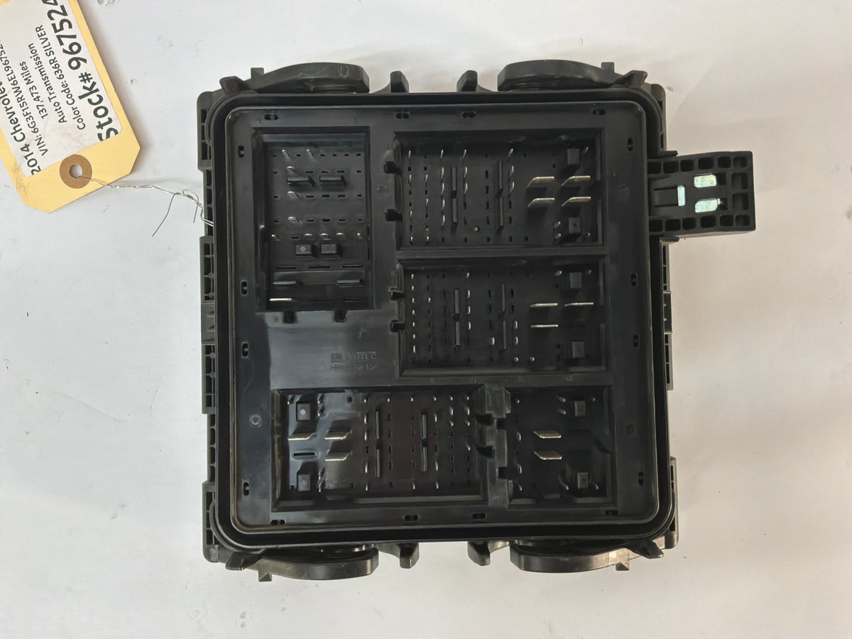 2014 Chevy SS Sedan Engine Bay Fuse Relay Wiring Wire Harness Junction Box Block OEM