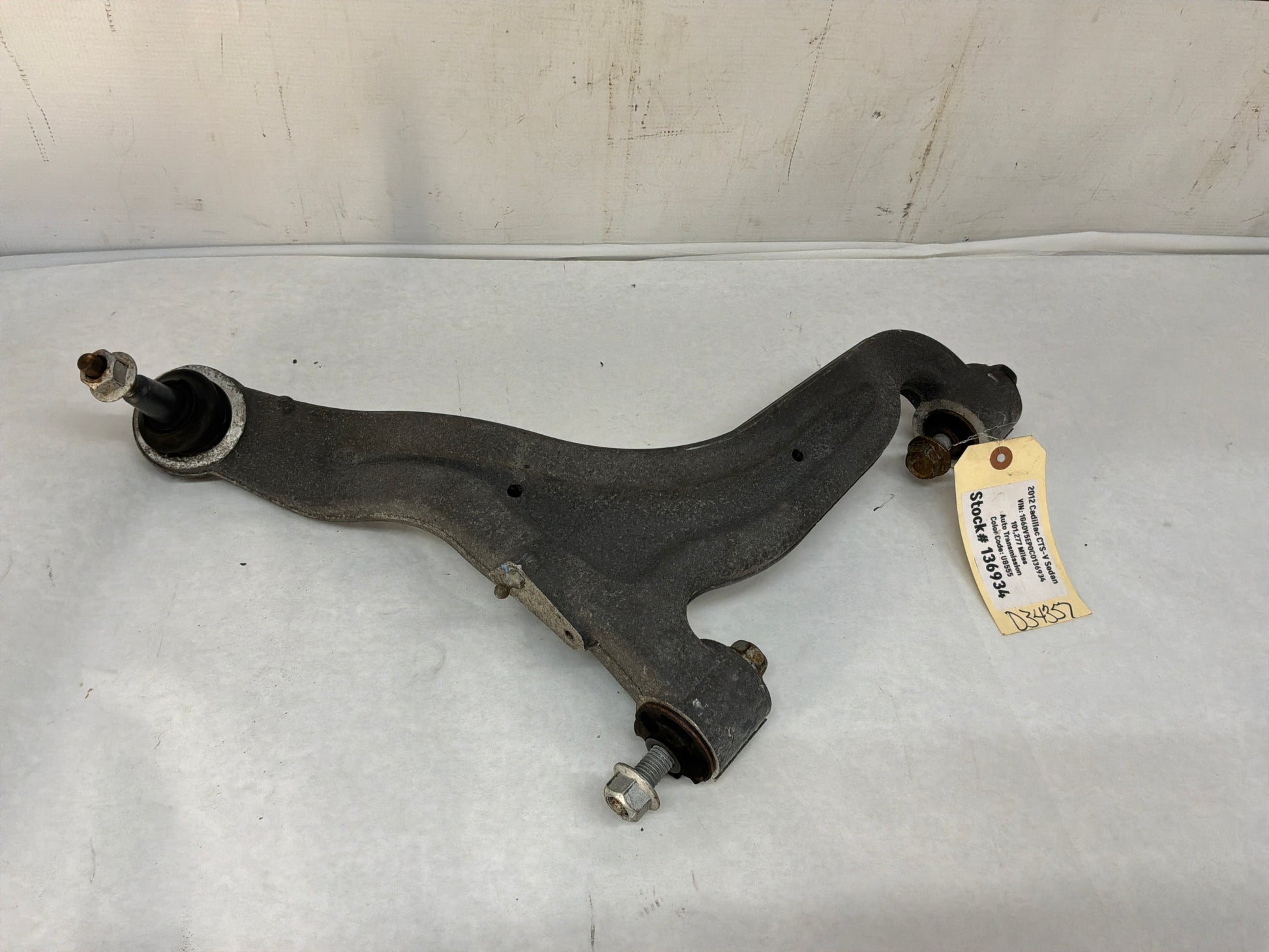 Lh upper control arm - Day's Parts Yard