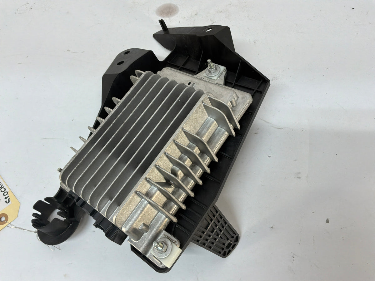 2014 Chevy SS Sedan Bose Radio Amplifier w/ Mounting Bracket OEM