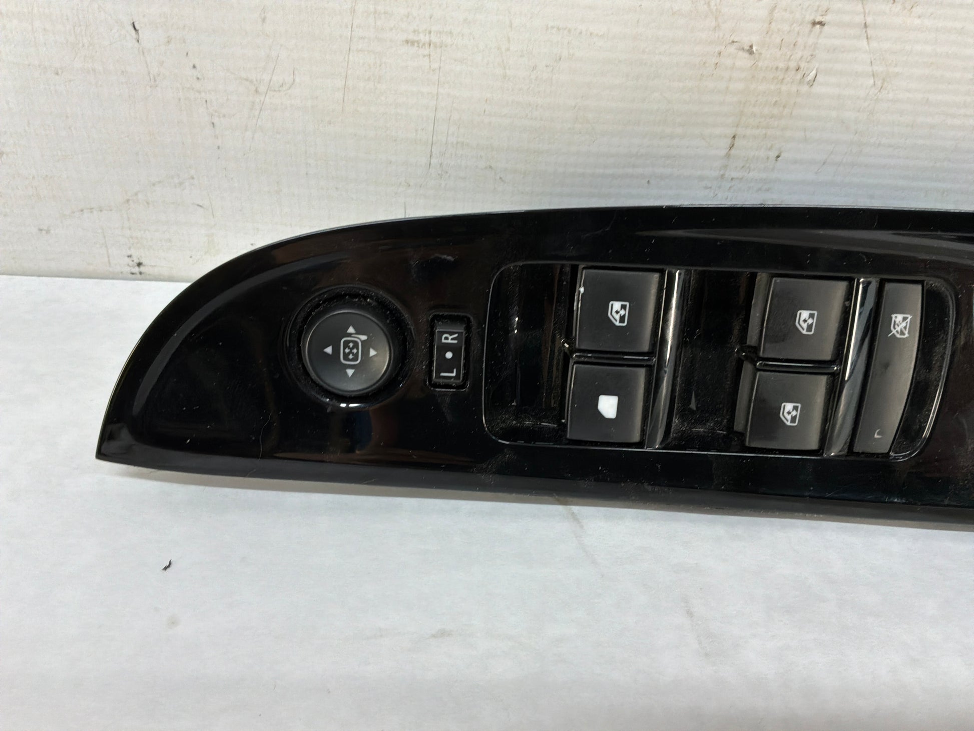 lh door window controls - Day's Parts Yard