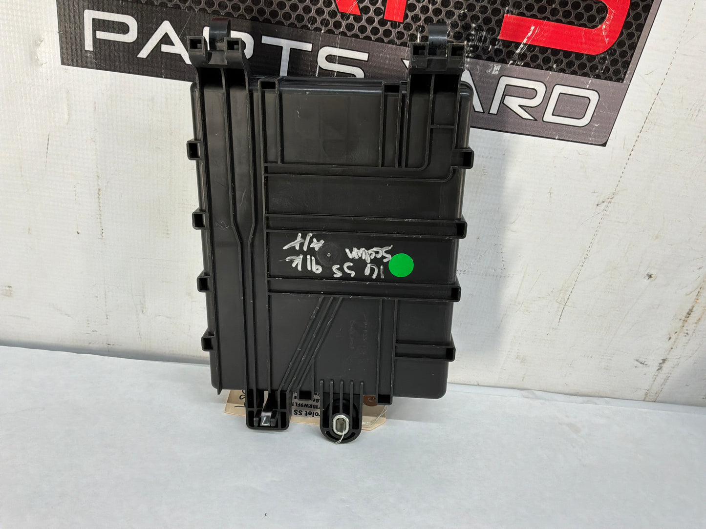 Fuse box - Day's Parts Yard