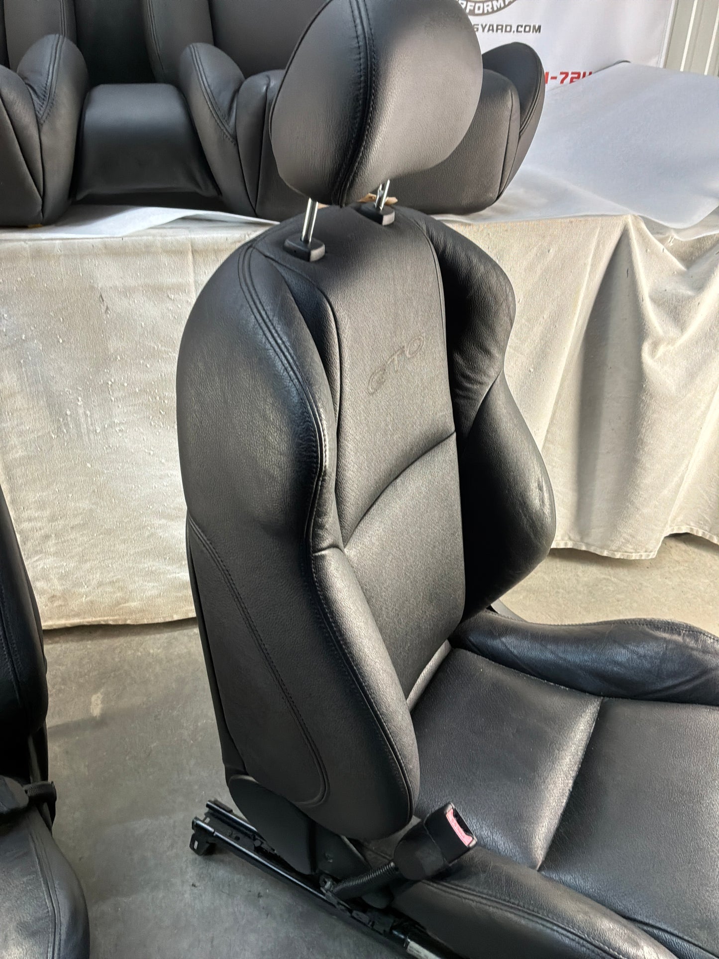 2005 Pontiac GTO Black Leather Front and Rear Seats Set OEM