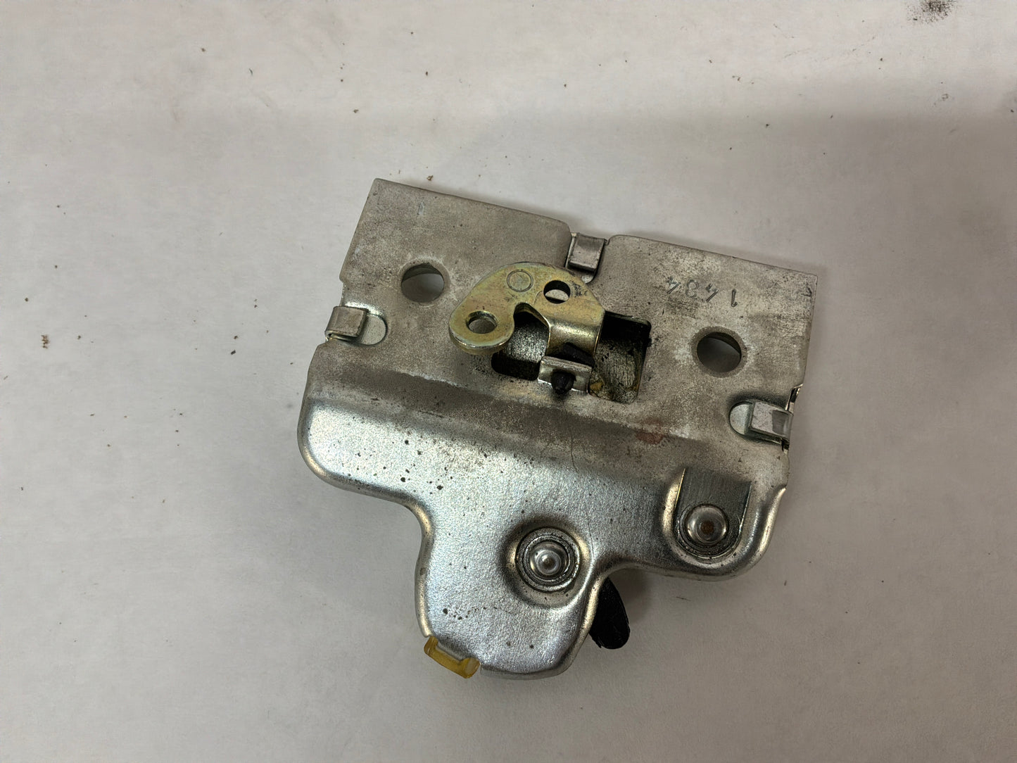 2005 Pontiac GTO Trunk Deck Lid Latch & Striker OEM