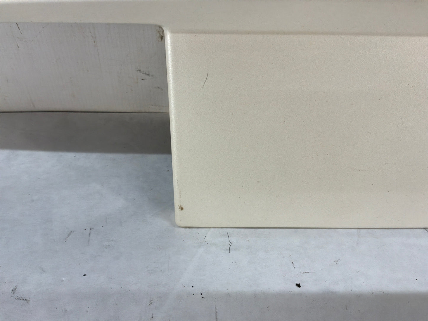 2012 Chevy Avalanche LH Driver Bed Side Cargo Tool Storage Box Panel Lid OEM