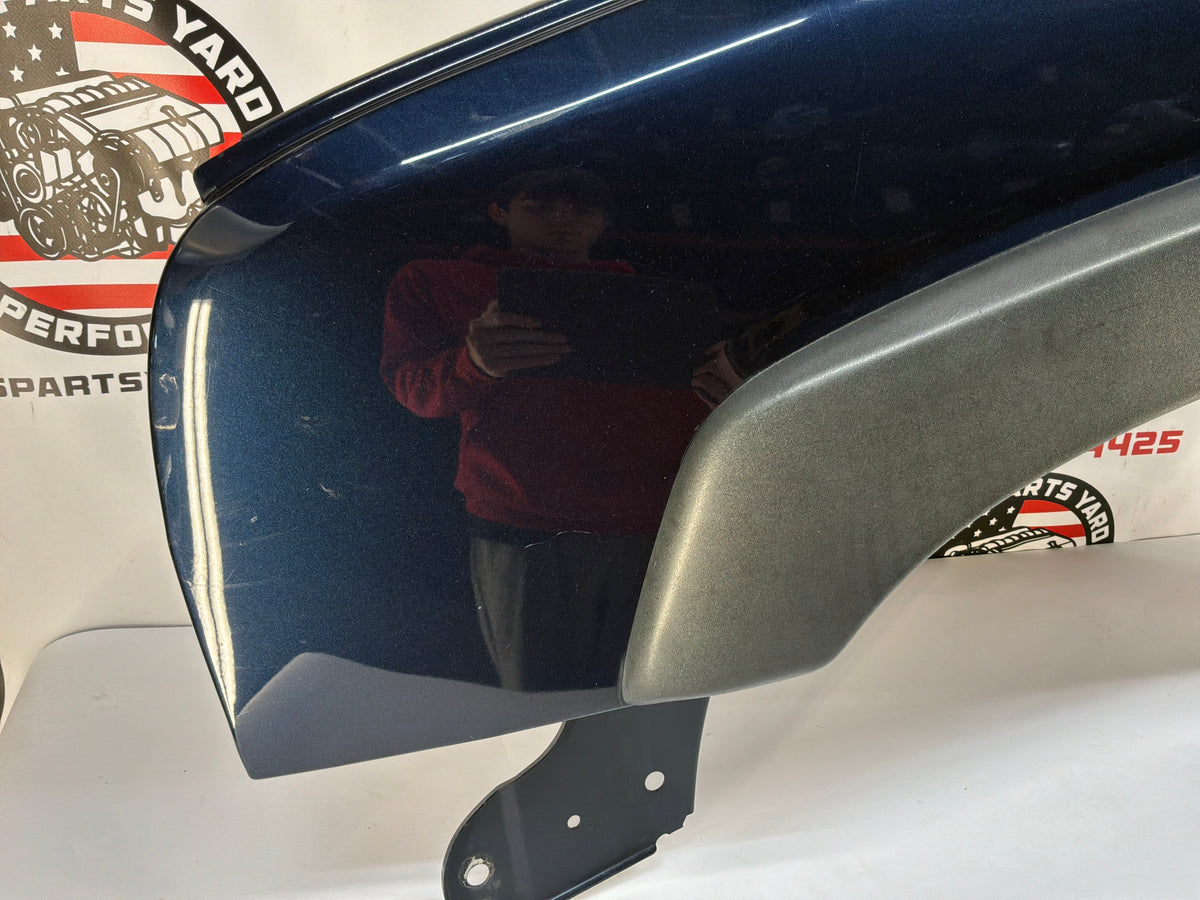 2005 Chevy Silverado 2500HD LH Driver Front Fender OEM