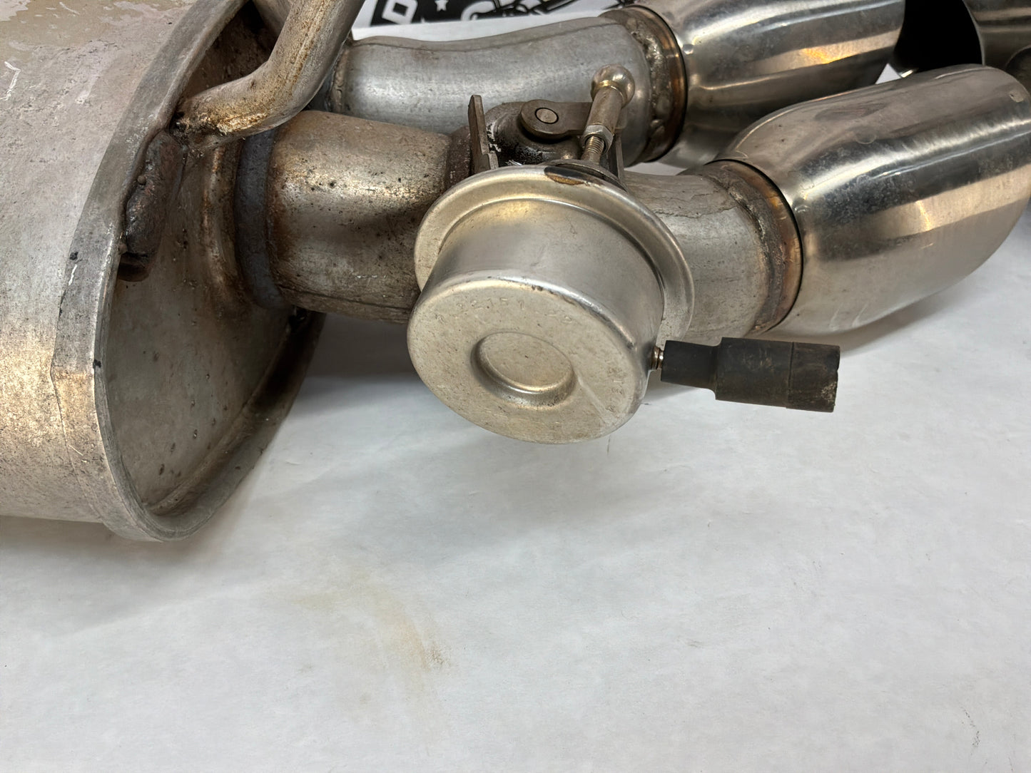 2013 Chevy Camaro 1LE RH & LH NNP Exhaust Mufflers OEM