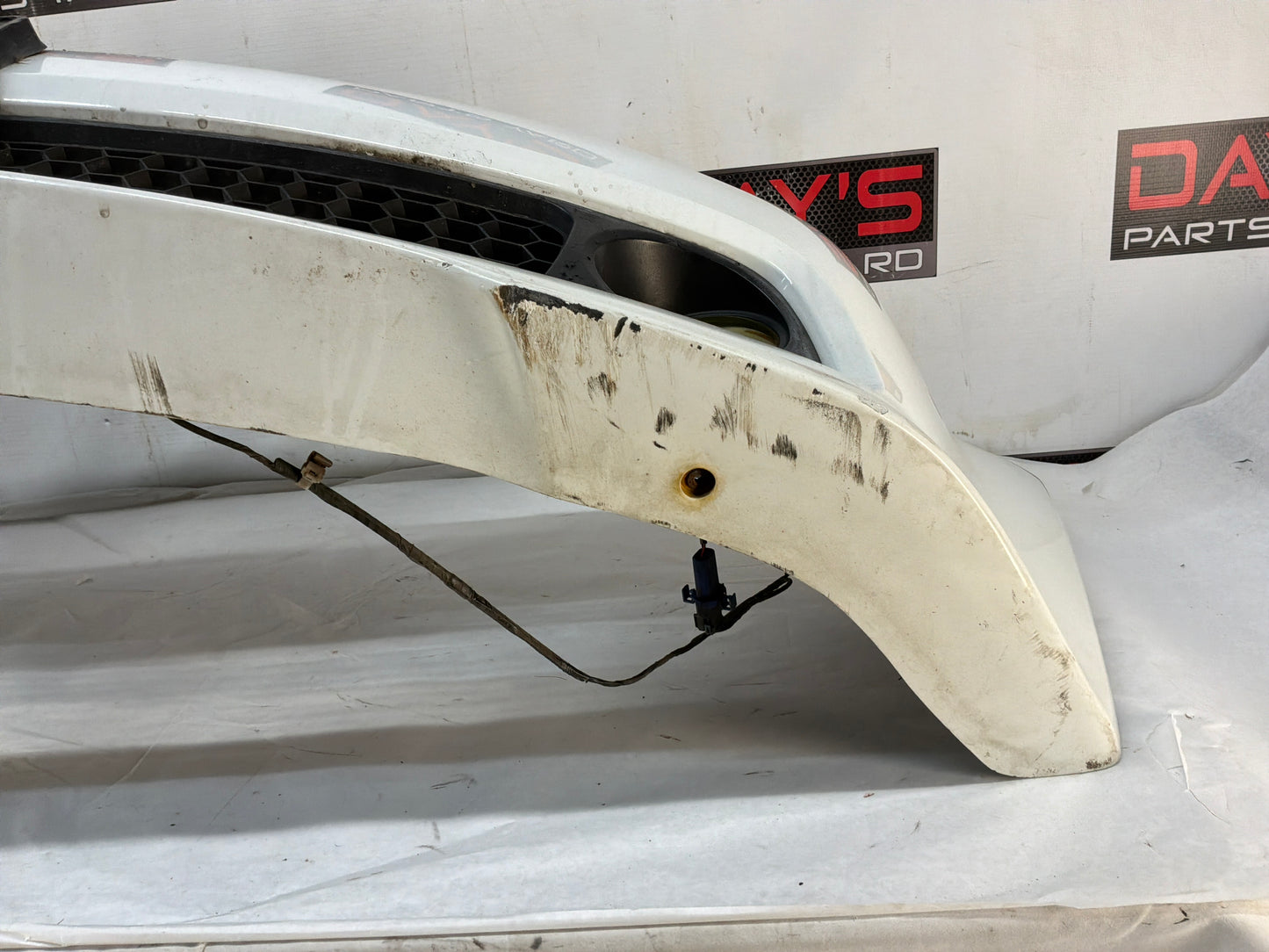 2008 Pontiac G8 GT Front Bumper Cover Fascia Assembly Grilles OEM