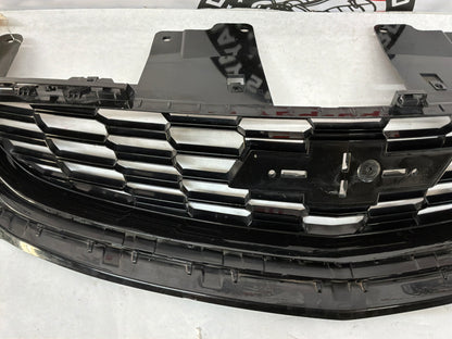 2017 Chevy SS Sedan Front Bumper Upper Grille OEM