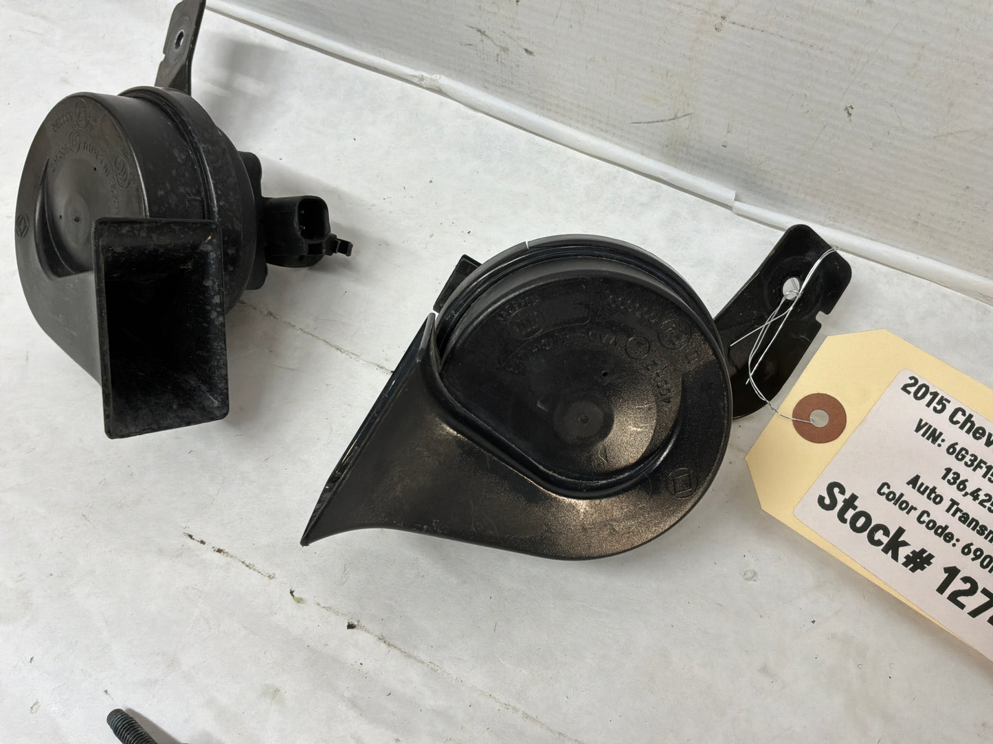 2015 Chevy SS Sedan High & Low Horns w/ Brackets OEM