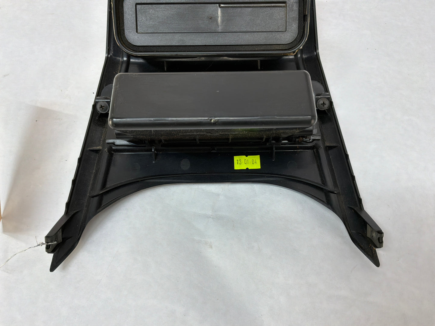 2004 Pontiac GTO Center Console Rear Air Vent Outlet Cover OEM
