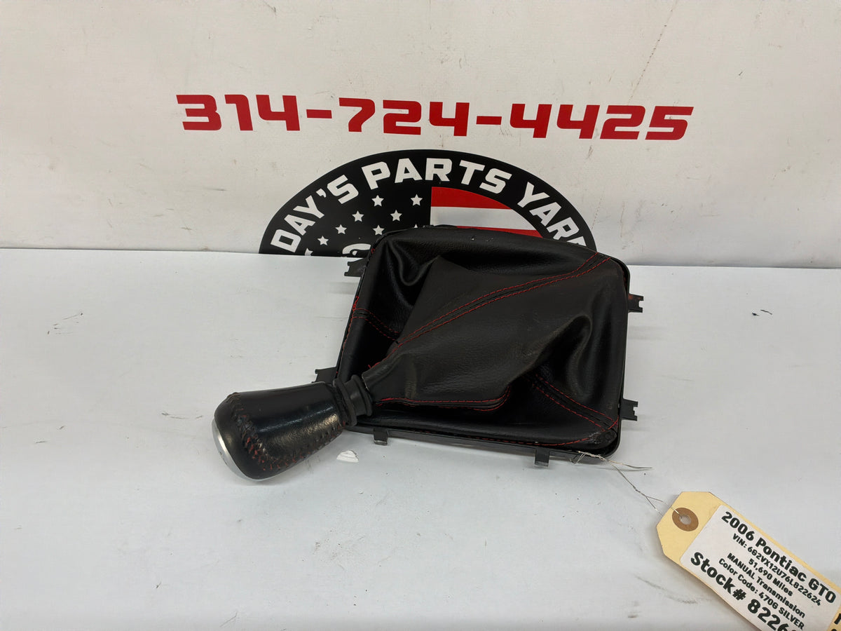 2006 Pontiac GTO Manual Shifter Knob w/ Boot Black Leather OEM