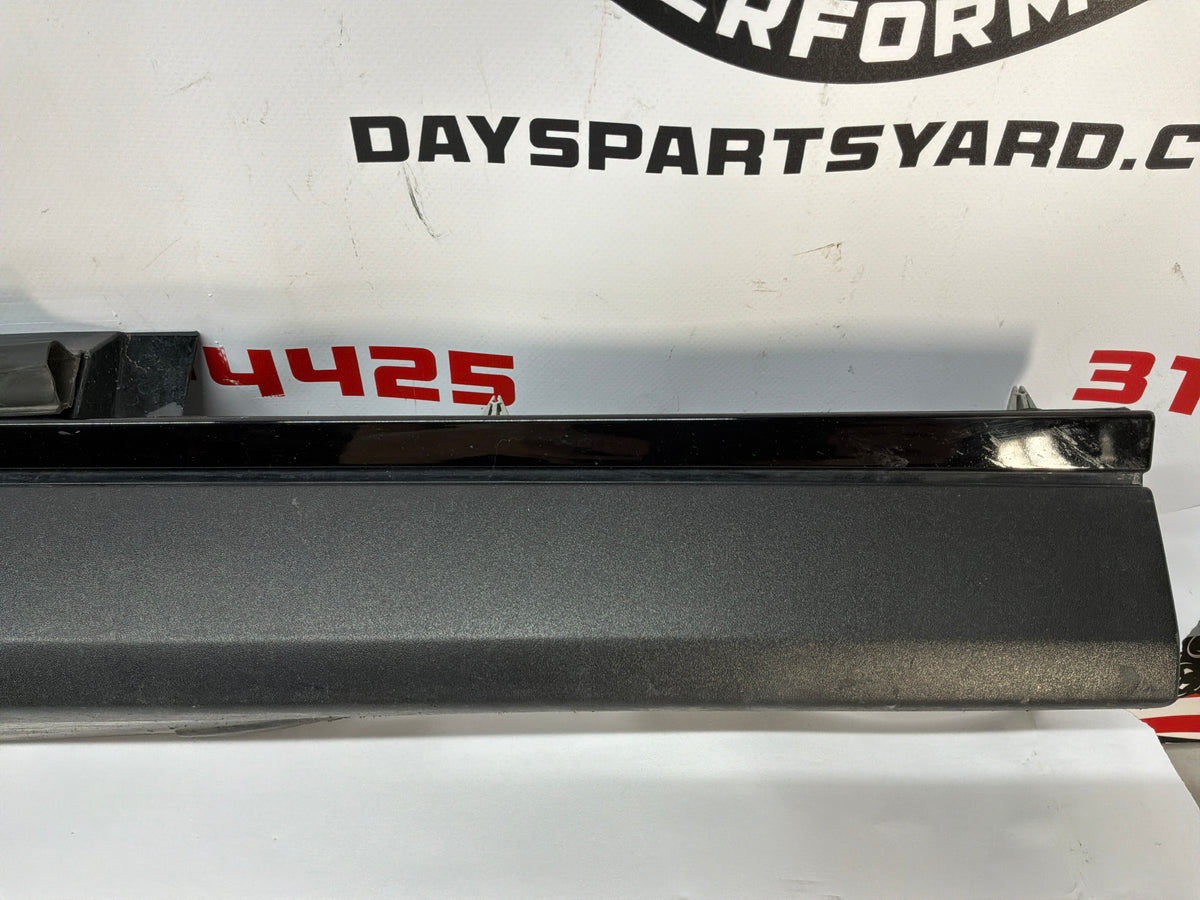 2013 Chevy Camaro ZL1 RH Passenger Rocker Molding Side Skirt Panel OEM