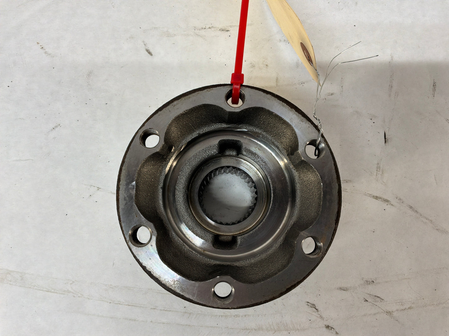 2004 Pontiac GTO RH Passenger Rear Wheel Spindle Hub CV Axle Flange OEM