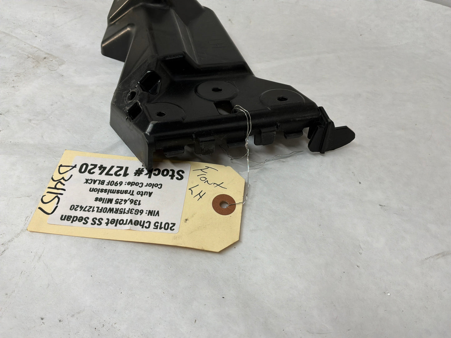 Lh fender bracket - Day's Parts Yard