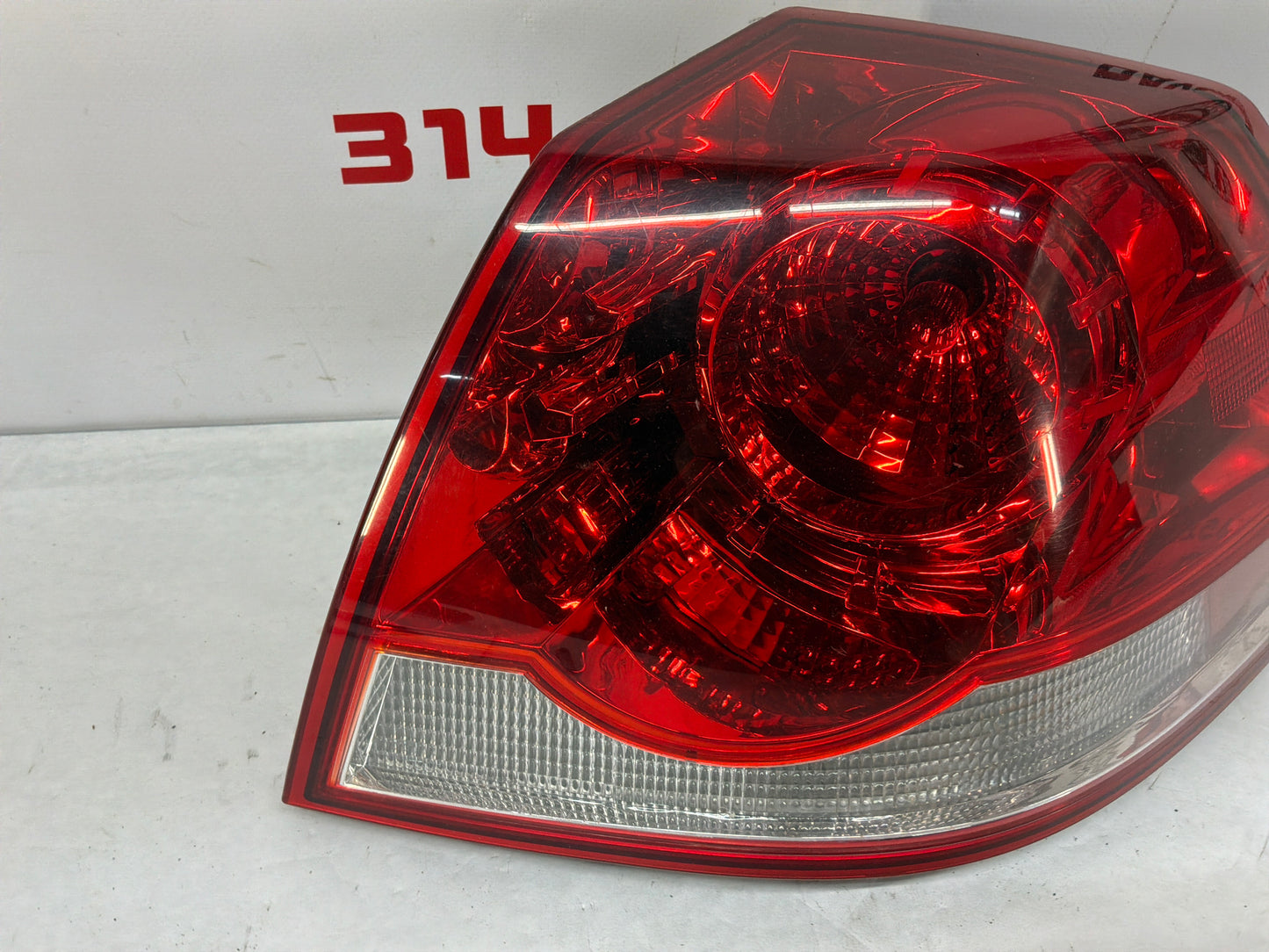 2008 Pontiac G8 Base RH Passenger Tail Light Taillight Lamp OEM