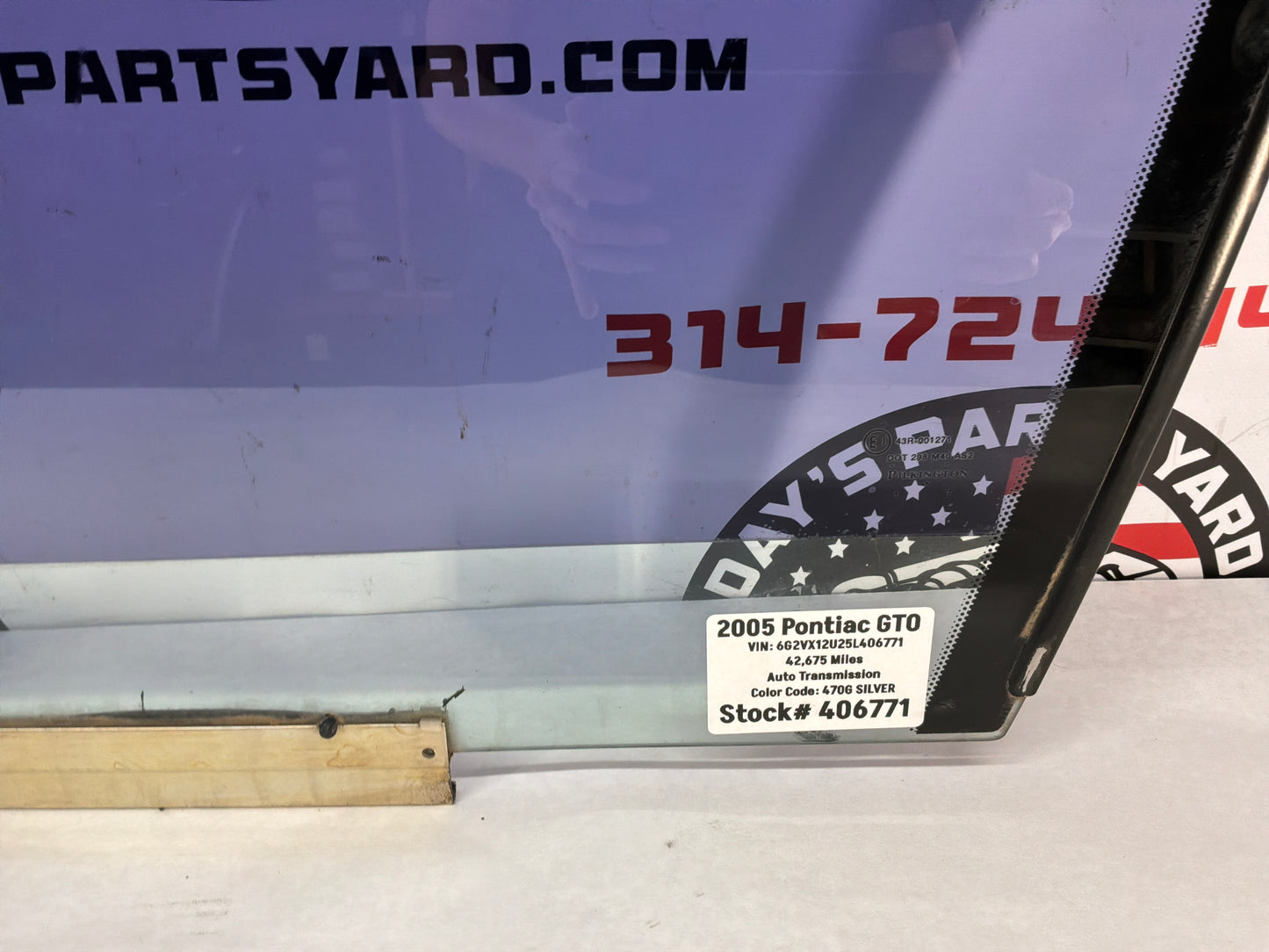 2005 Pontiac GTO LH Driver Front Door Window Glass OEM