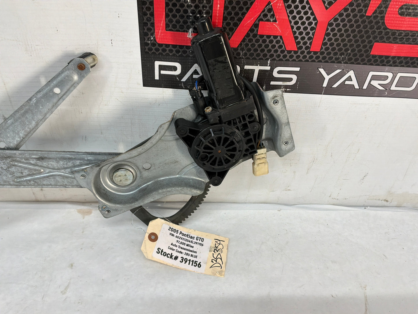 Lh front window regulator - Day's Parts Yard