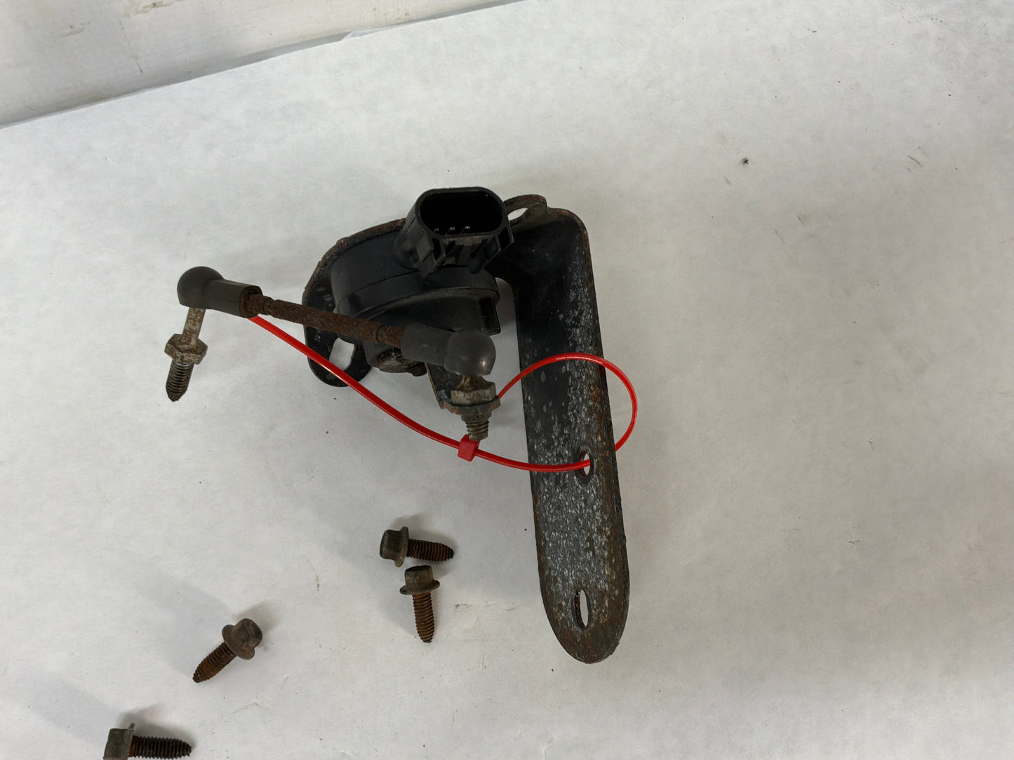 2017 Chevy SS Sedan RH & LH Rear Head Lamp Ride Height Suspension Sensor Set OEM