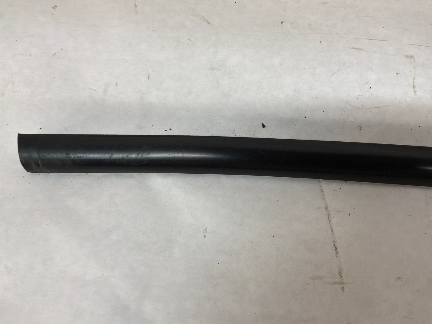 2004 Pontiac GTO RH Passenger Door Window Belt Molding Weather Strip Trim OEM