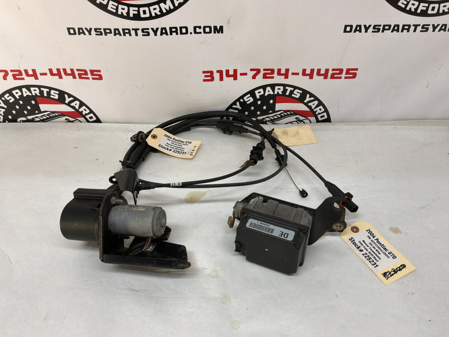 2004 Pontiac GTO Cruise Control Module w/ Servo Assembly OEM