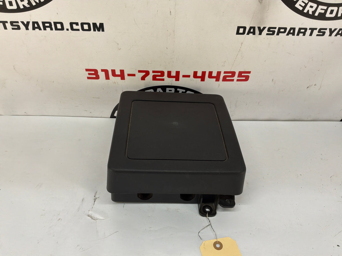 2015 Chevy SS Sedan Engine Bay Fuse Relay Wiring Wire Harness Junction Box Block OEM