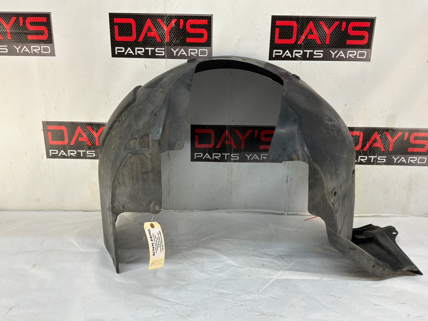 2008 Pontiac G8 GT RH Passenger Front Fender Wheel Well Liner House OEM