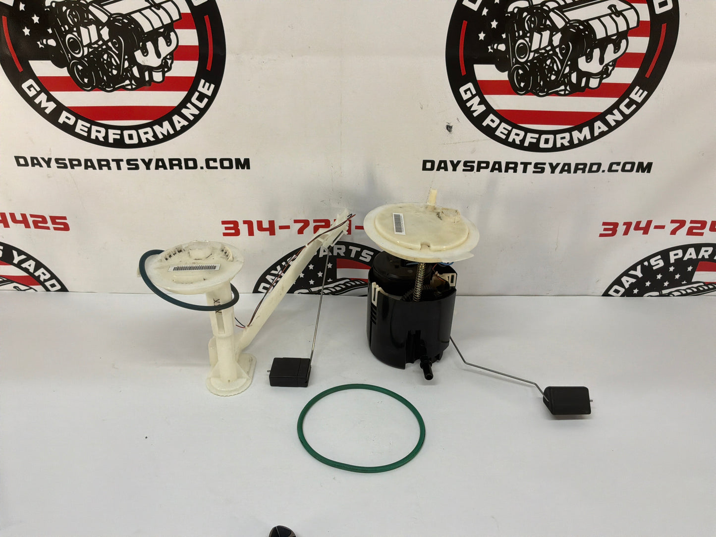 2008 Pontiac G8 GT Gas Fuel Pump Level Sending Unit Assembly OEM