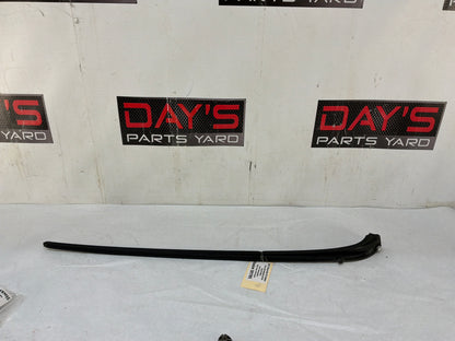Lh windshield - Day's Parts Yard