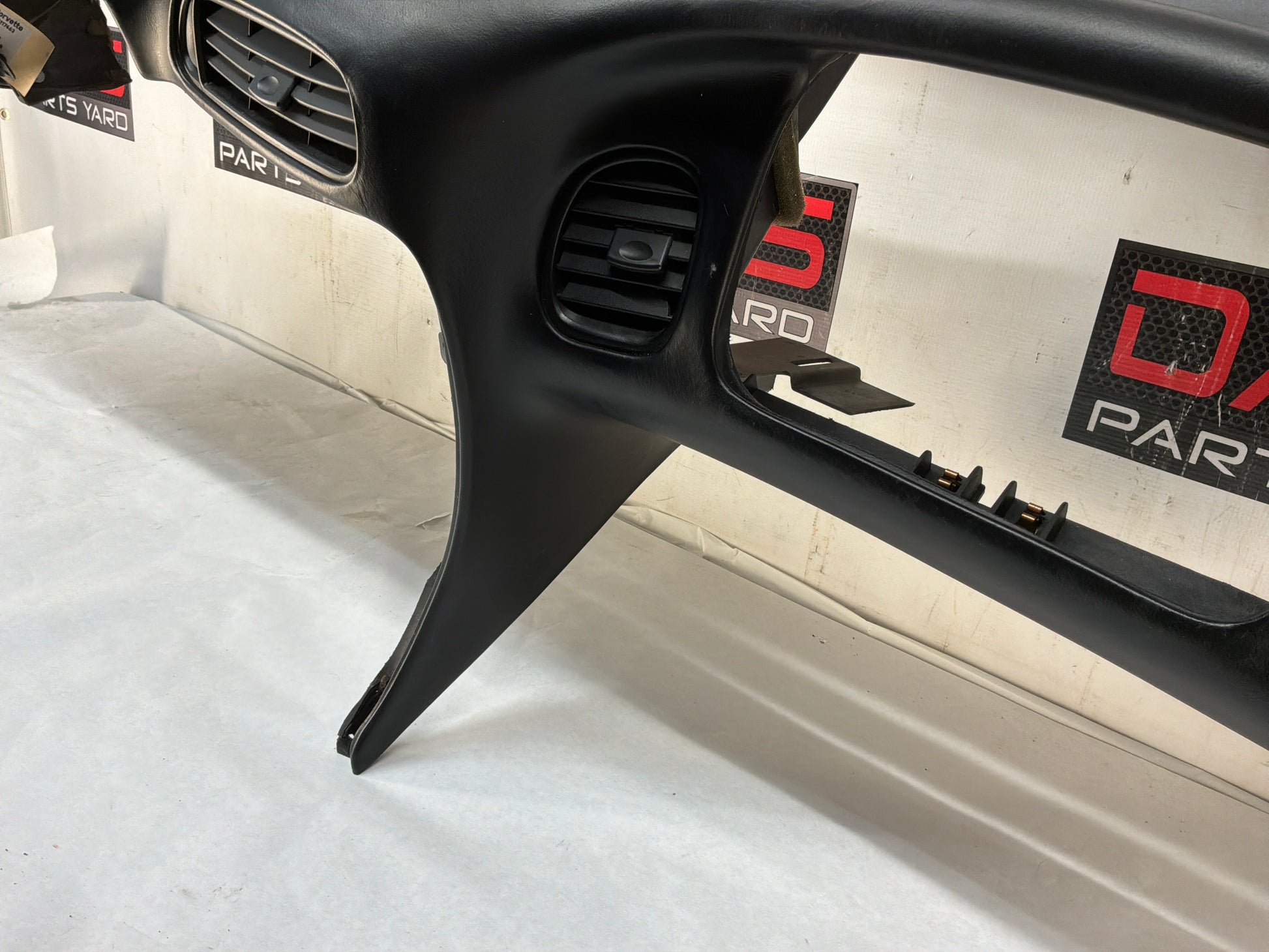 Dash pad - Day's Parts Yard