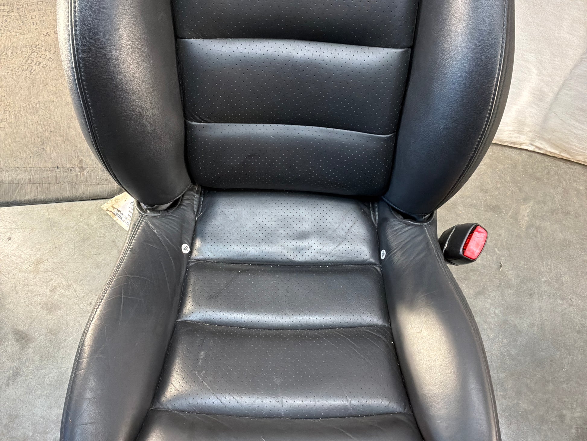 Front seats - Day's Parts Yard