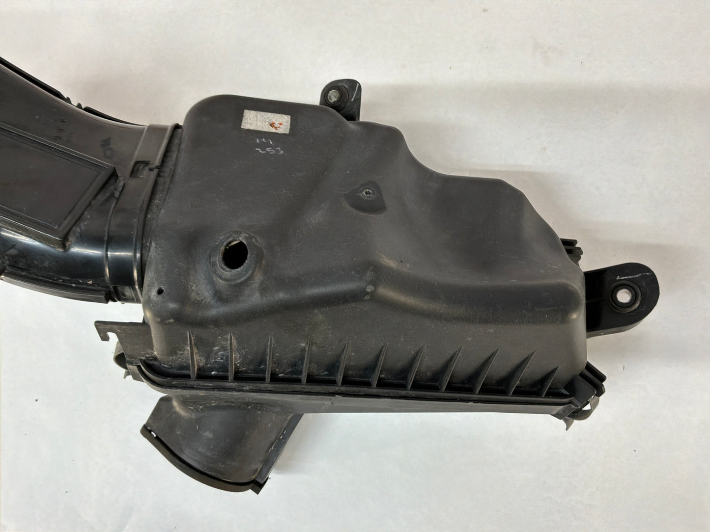 2008 Pontiac G8 Base Factory OEM Air Intake Box Cleaner Assembly