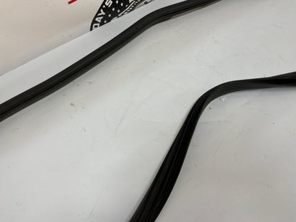 2006 Cadillac CTS-V LH Driver Rear Door Weather Strip Rubber Seal OEM
