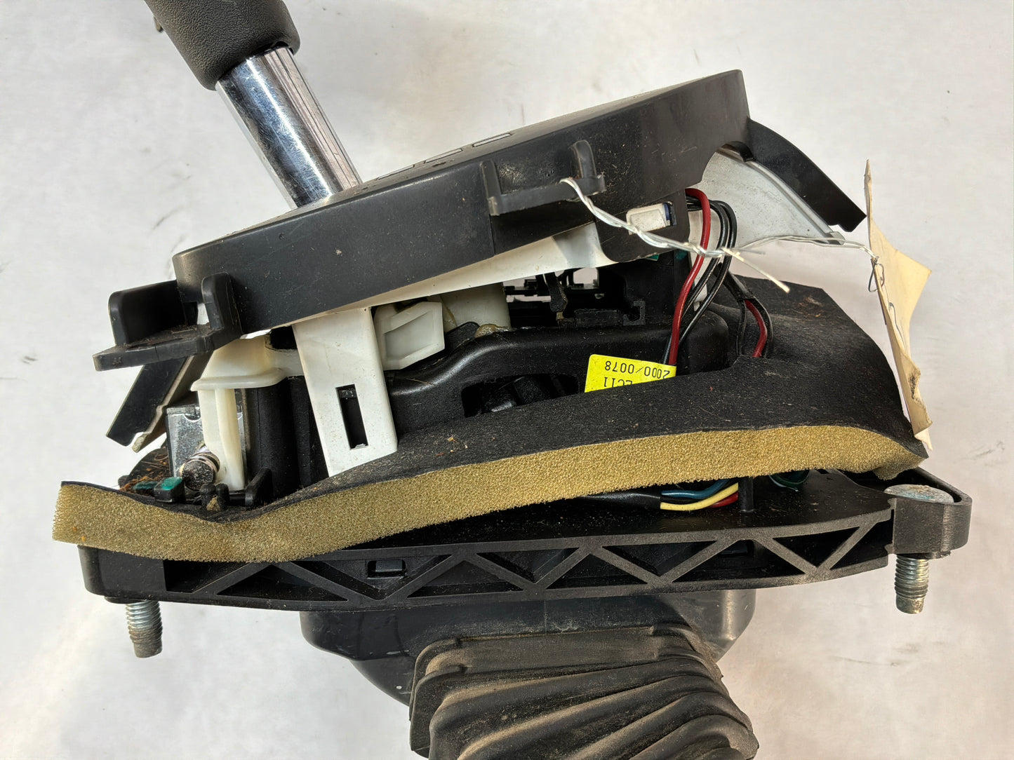 2008 Pontiac G8 Base Center Console Armrest w/ Automatic Shifter OEM