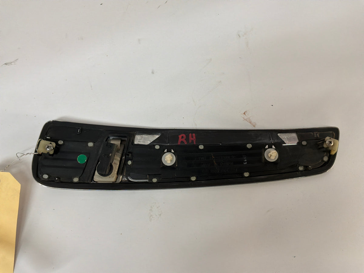 2014 Chevy SS Sedan RH & LH Fender Side Marker Lights Lamps OEM