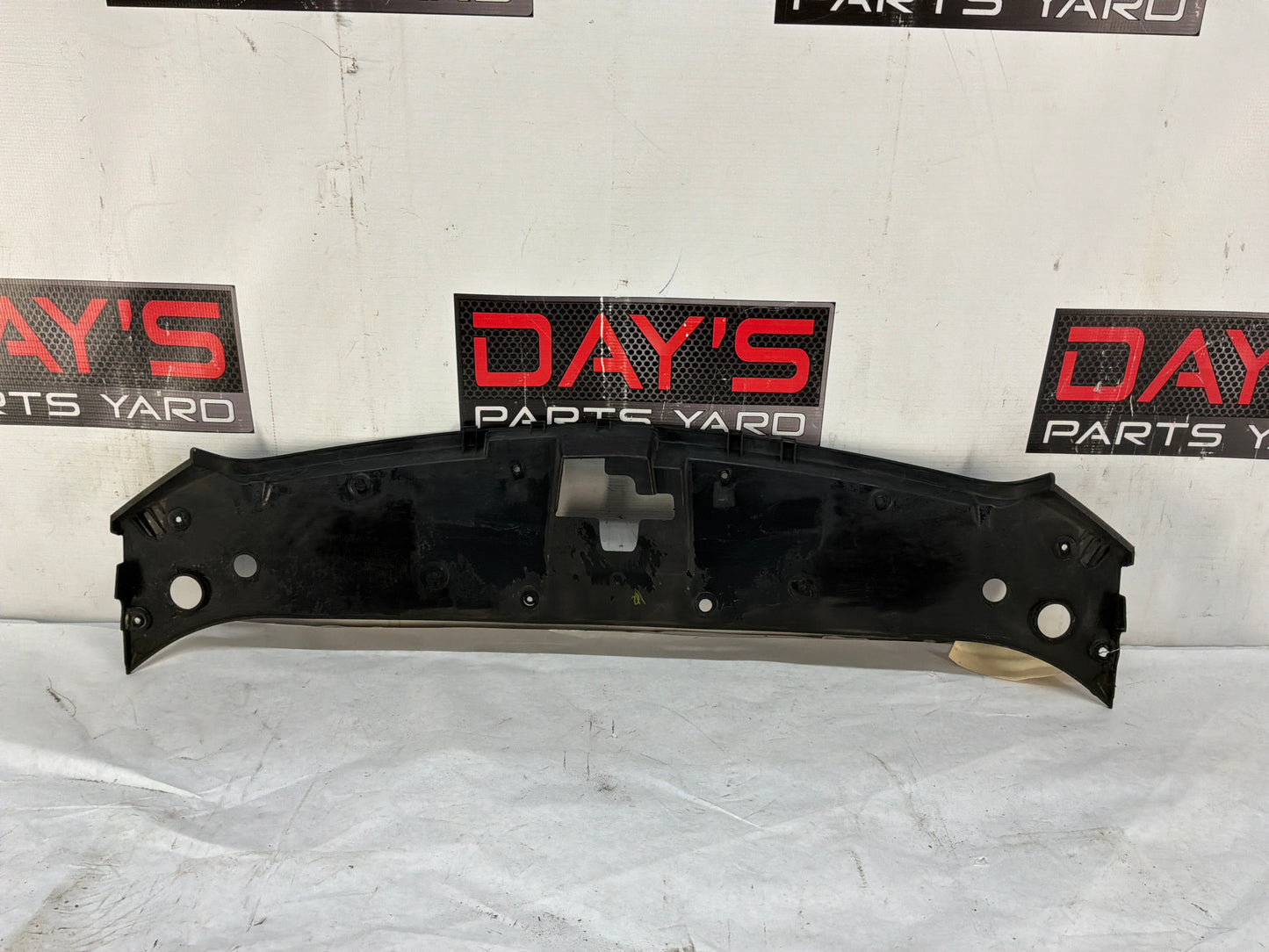 Radiator cover - Day's Parts Yard