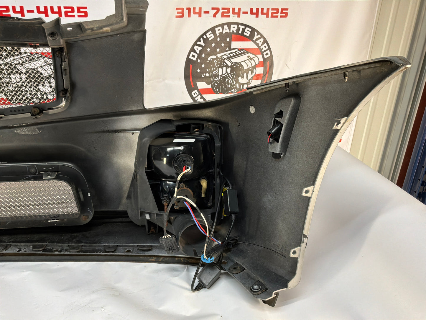 2006 Cadillac CTS-V Complete Front Bumper Cover Fascia Assembly OEM