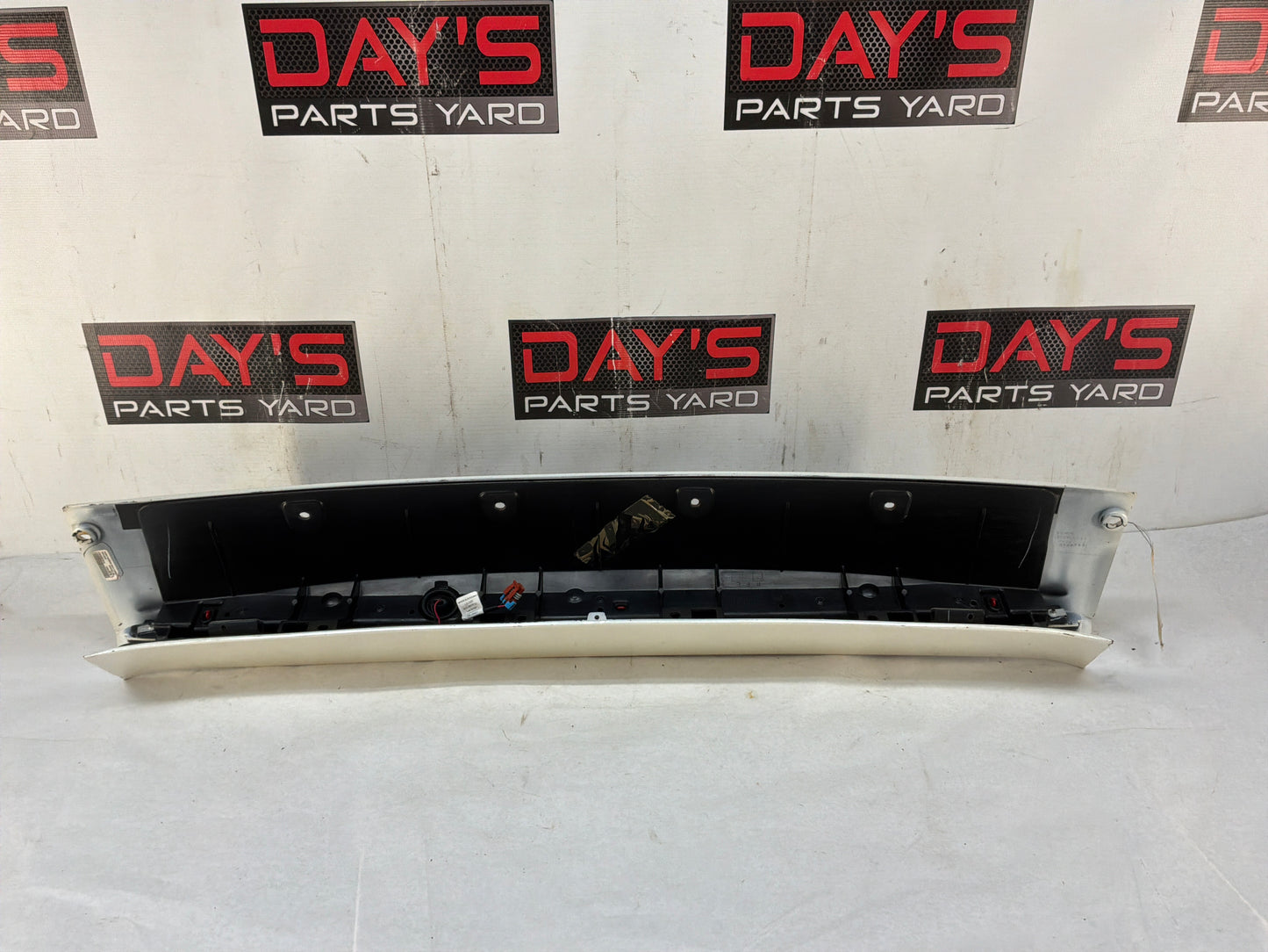 2012 Chevy Avalanche Rear Third 3RD High Mount Brake Light Lamp Spoiler 3rd OEM
