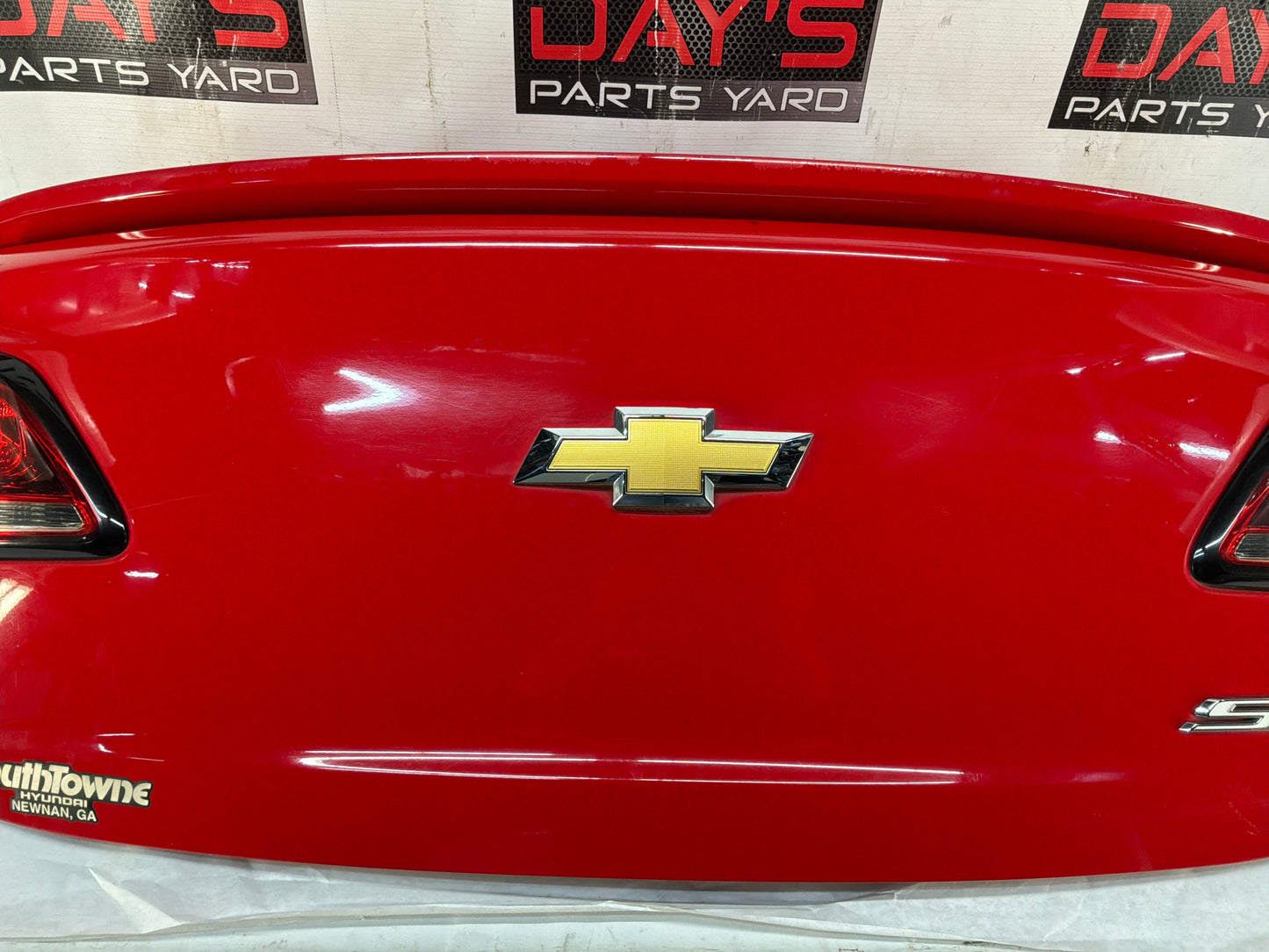 2015 Chevrolet SS Sedan Trunk Deck Lid w/ Spoiler Red OEM