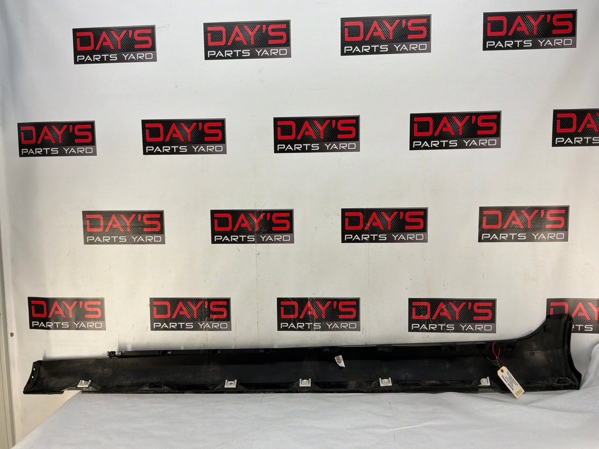 Rh rocker panel - Day's Parts Yard