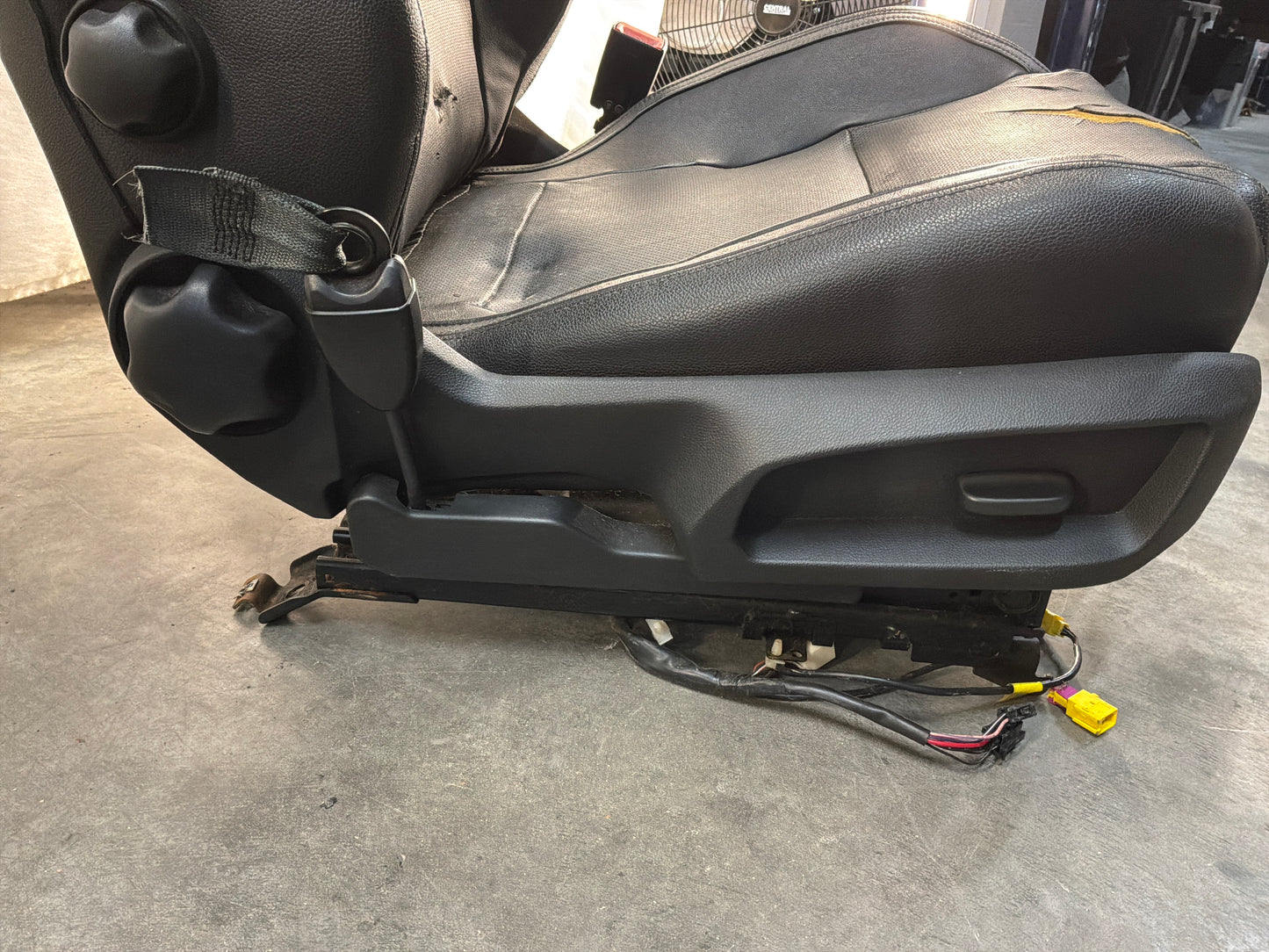 2008 Pontiac G8 GT Seats Fronts and Rears Black Leather OEM